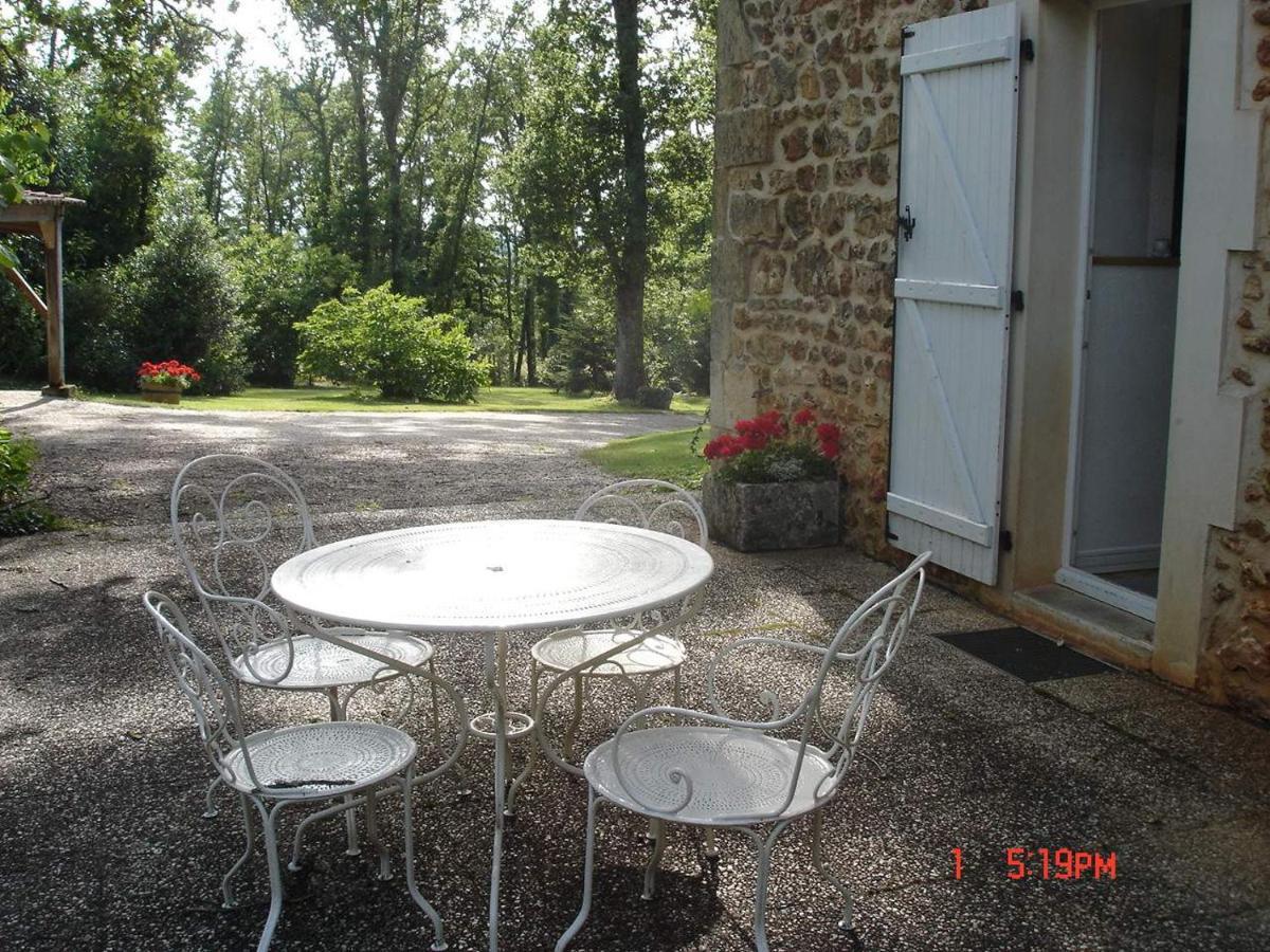 Gite 5/6 Personnes Aux Portes Du Perigord Villa Saint-Adjutory Buitenkant foto